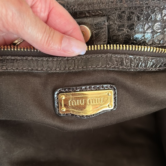 MIU MIU Brown St. Cocco Croc-Embossed Tote in Dark Brown Leather - Picture 12 of 16